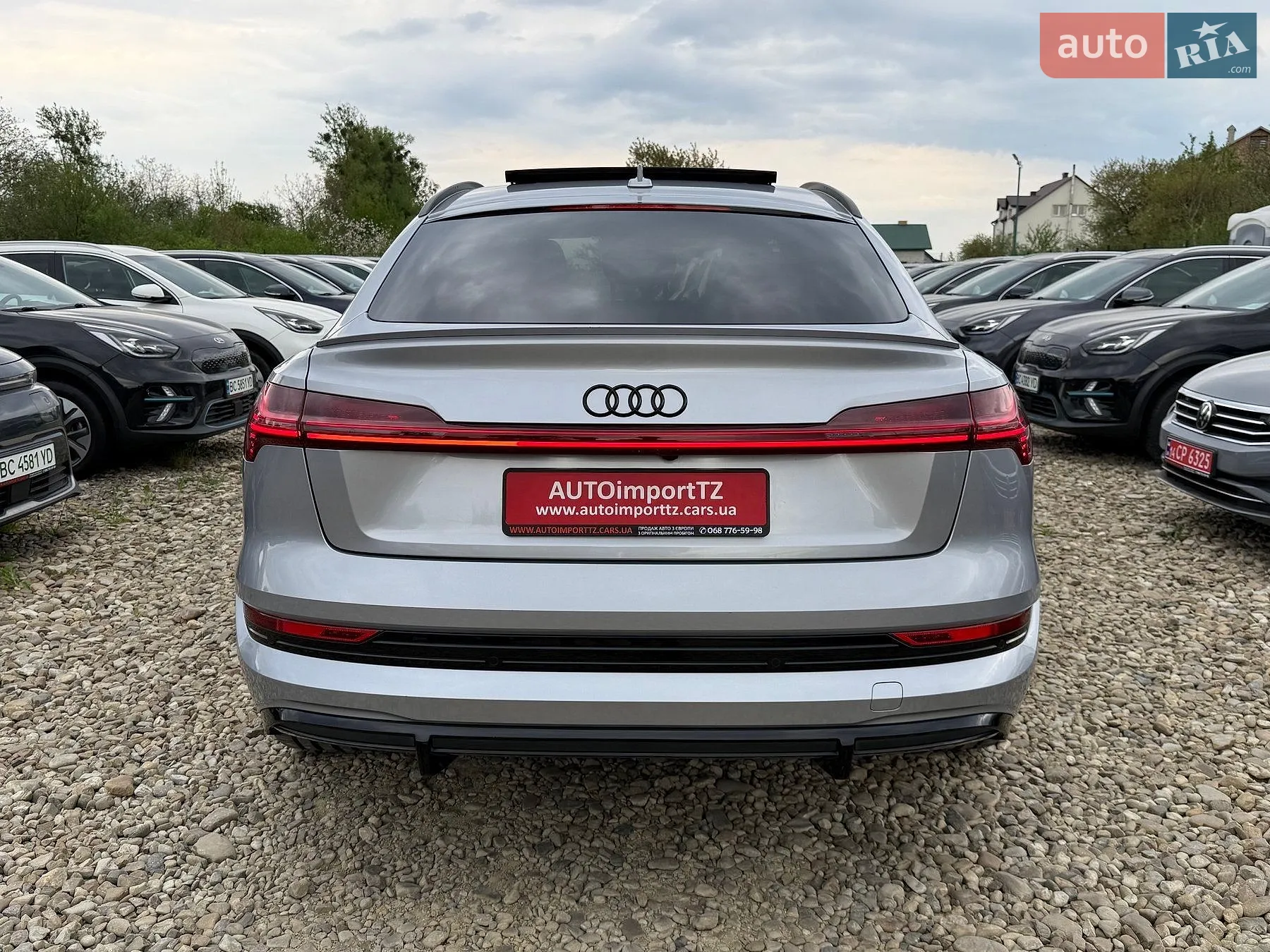 2022 Audi e-tron S Sportback - мініатюра 19