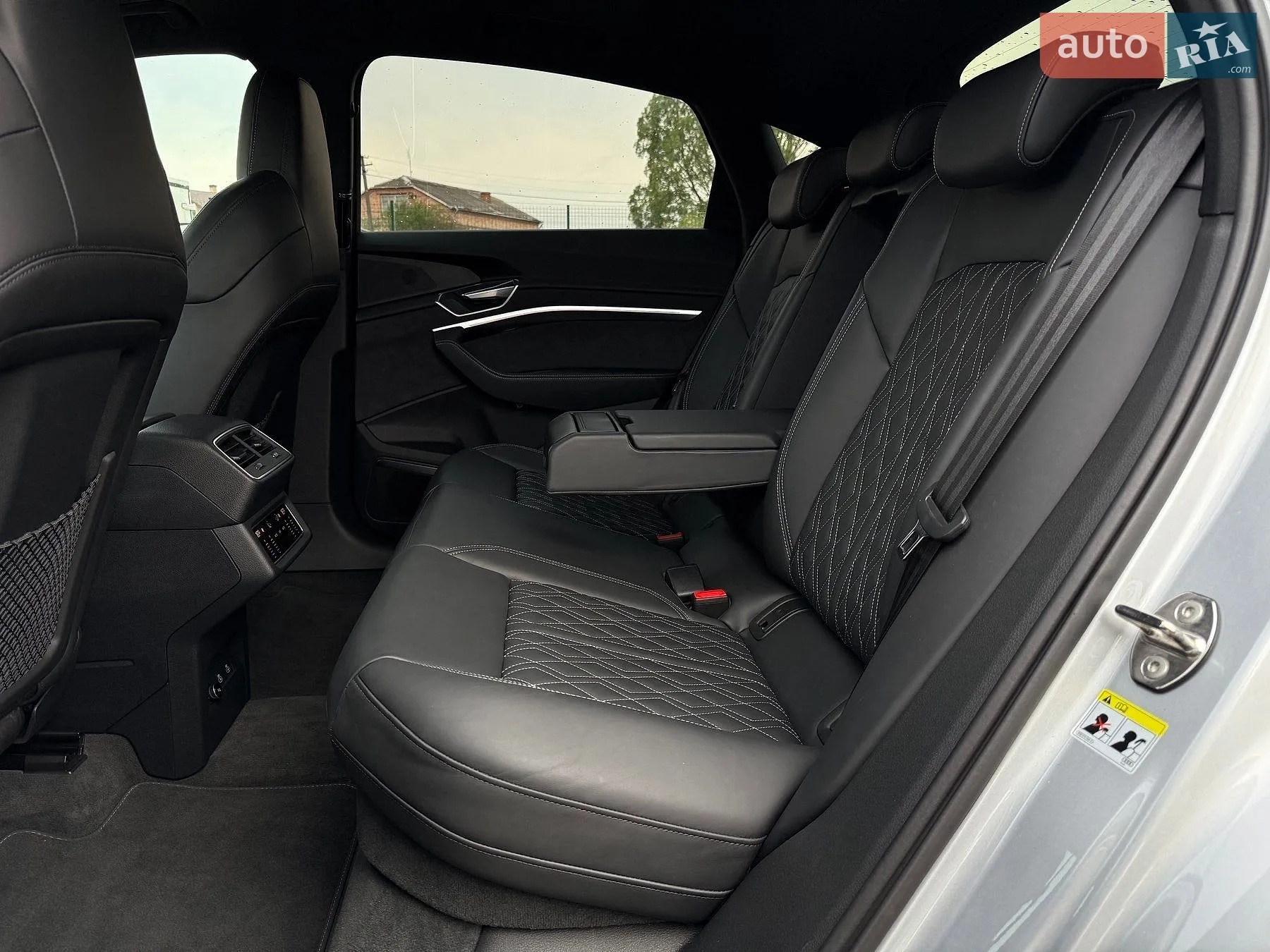 2022 Audi e-tron S Sportback - мініатюра 127