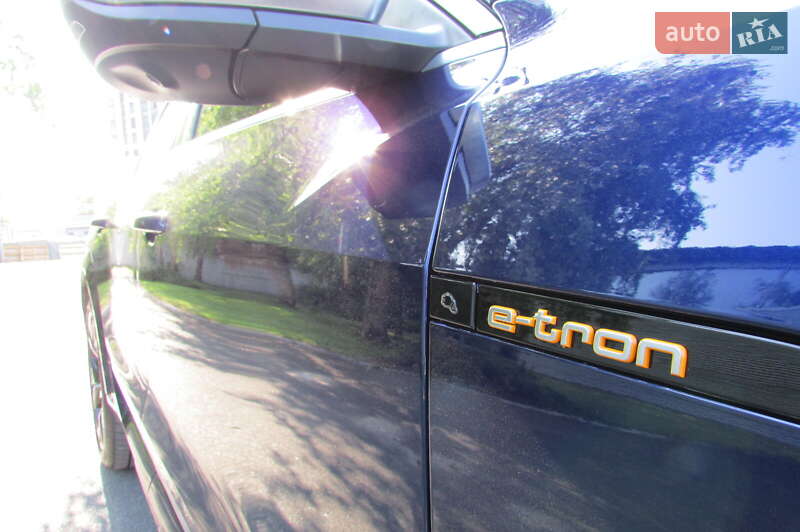 Внедорожник / Кроссовер Audi e-tron S 2021 в Киеве