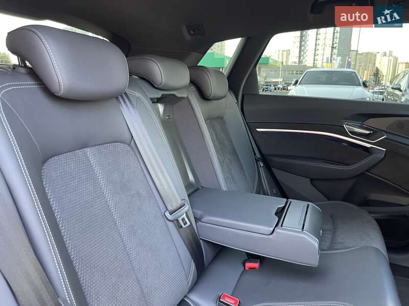 Внедорожник / Кроссовер Audi e-tron S 2021 в Киеве