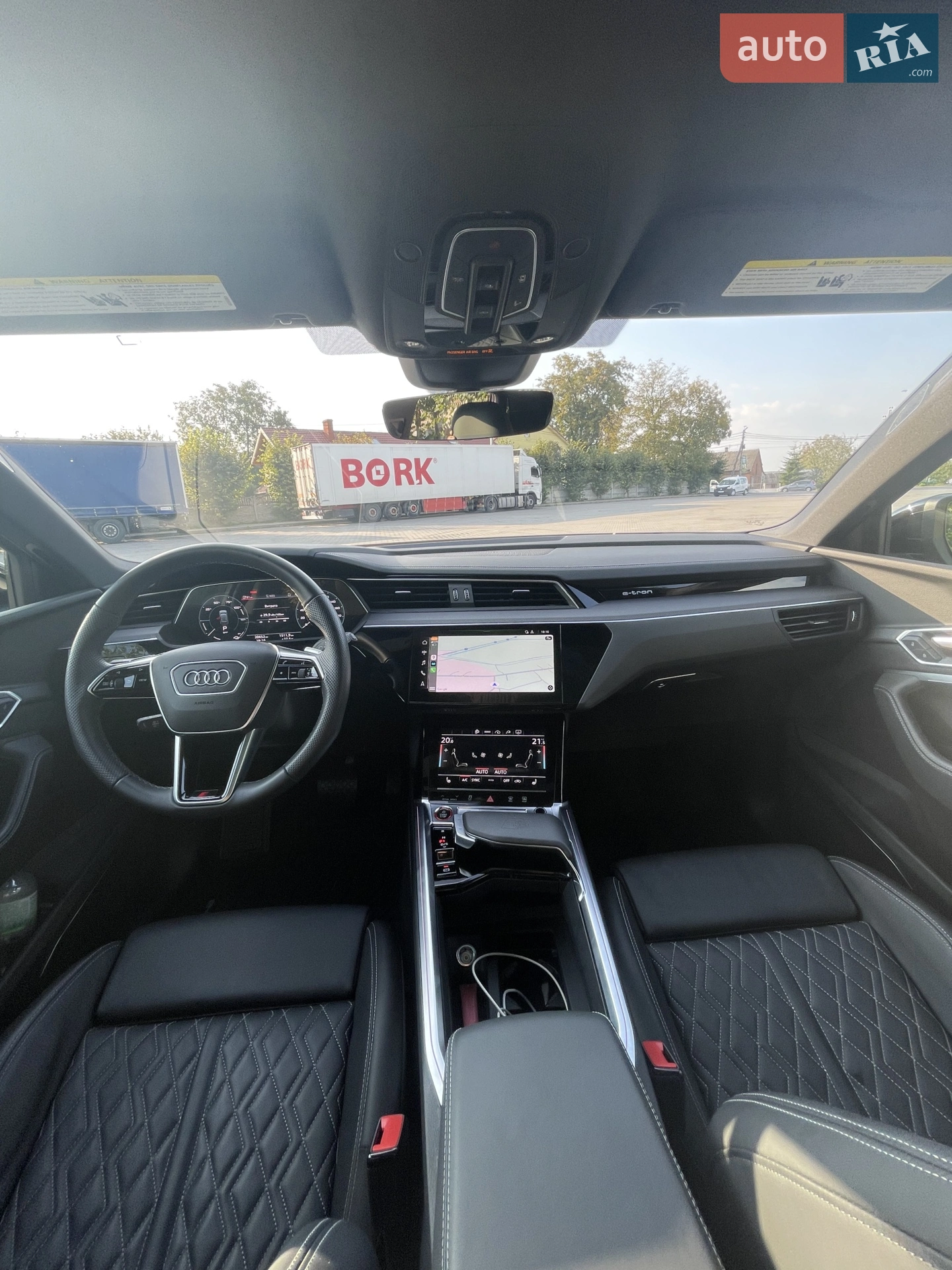 2022 Audi e-tron S - мініатюра 12
