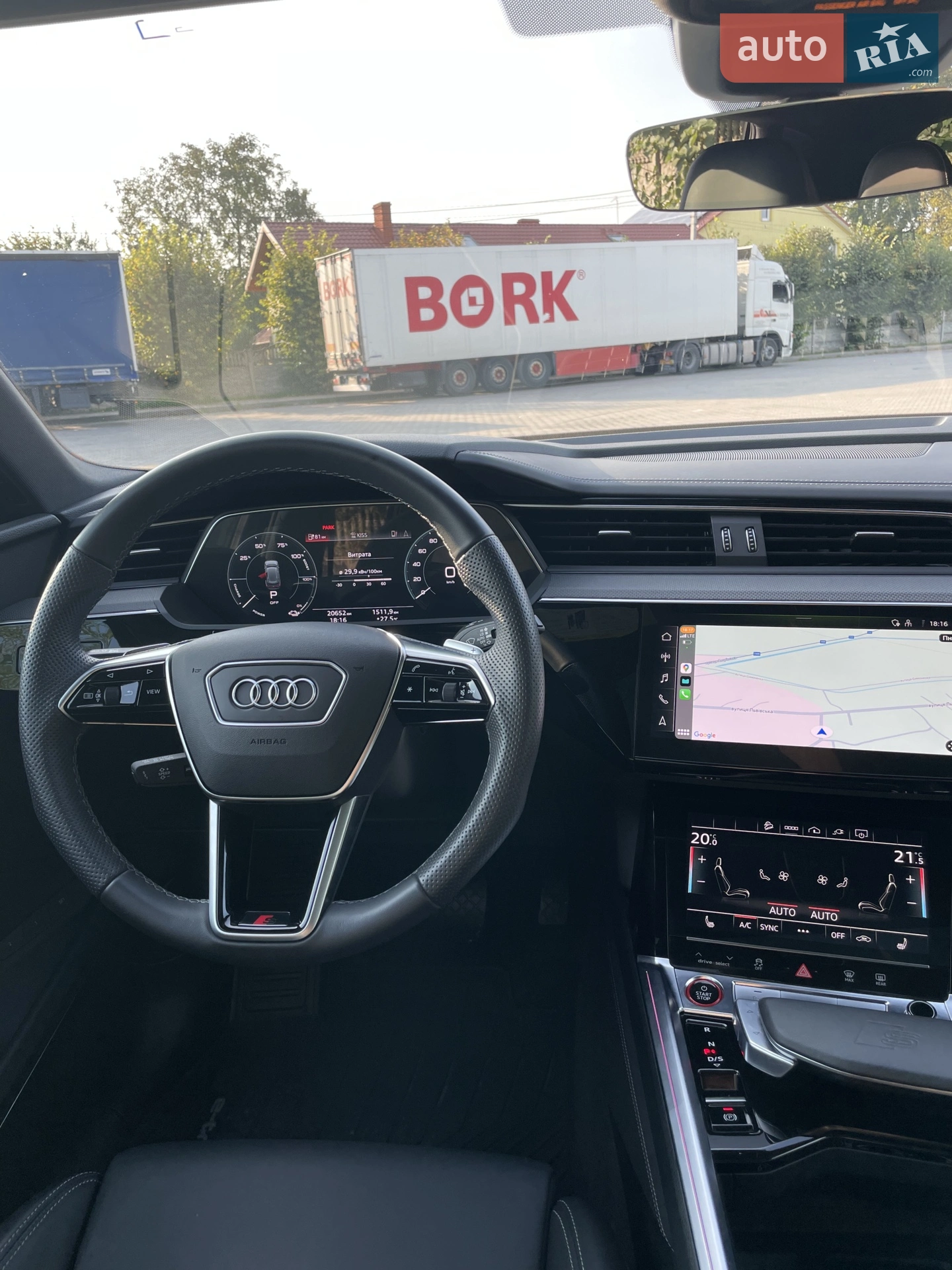 2022 Audi e-tron S - мініатюра 13