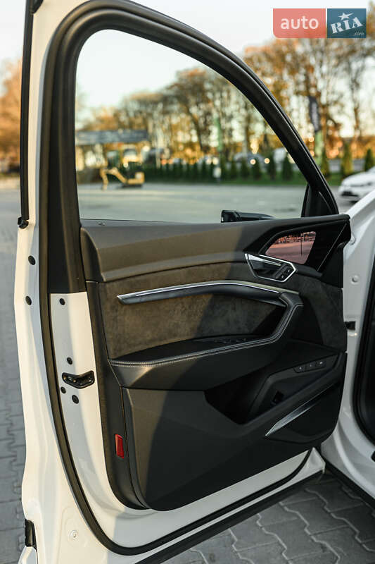 Позашляховик / Кросовер Audi e-tron S 2021 в Львові