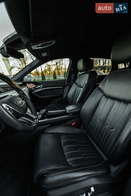 Позашляховик / Кросовер Audi e-tron S 2021 в Львові