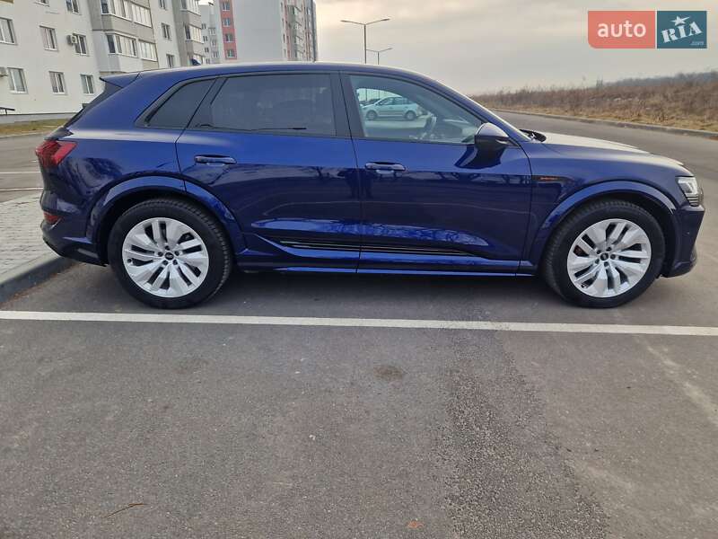 Позашляховик / Кросовер Audi e-tron S 2022 в Вінниці