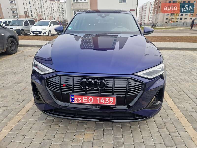 Позашляховик / Кросовер Audi e-tron S 2022 в Вінниці