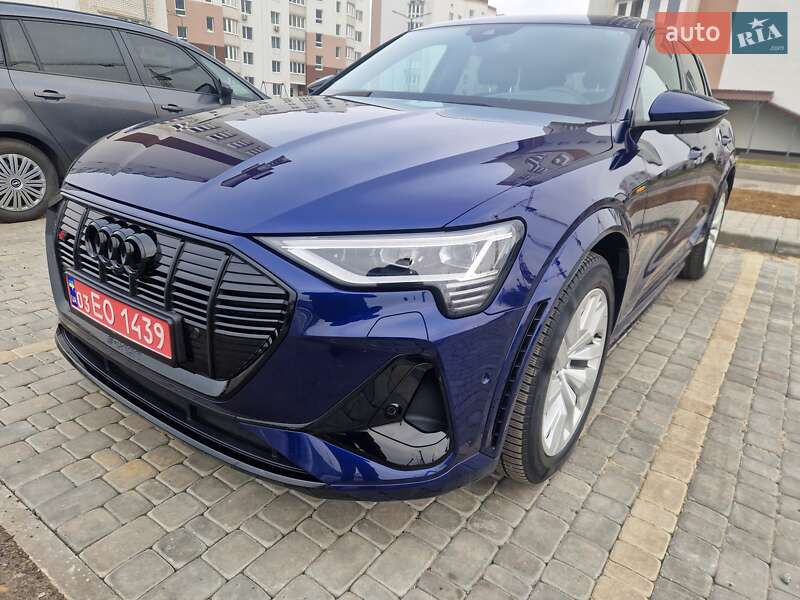 Позашляховик / Кросовер Audi e-tron S 2022 в Вінниці
