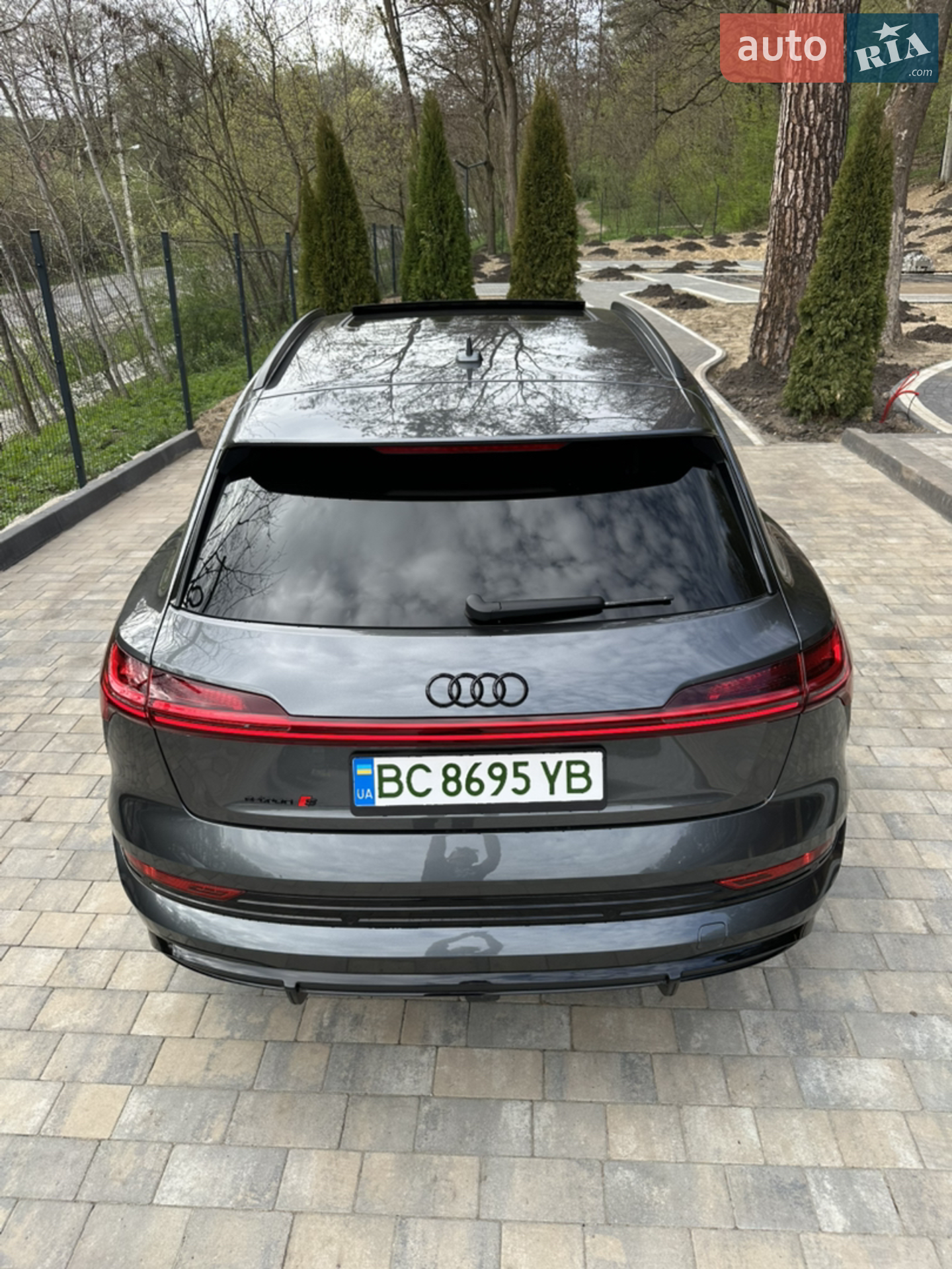 2022 Audi e-tron S - мініатюра 21