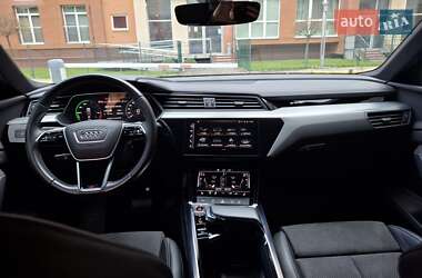 Внедорожник / Кроссовер Audi e-tron S 2021 в 