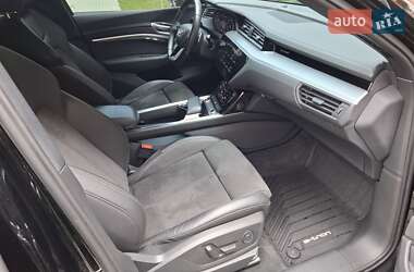 Внедорожник / Кроссовер Audi e-tron S 2021 в 