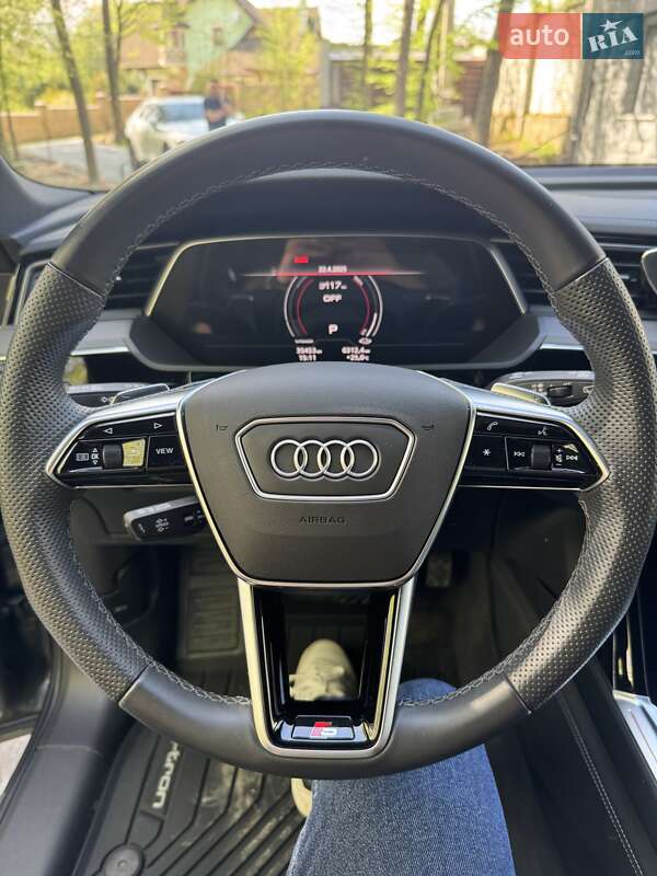 Позашляховик / Кросовер Audi e-tron S 2022 в Львові