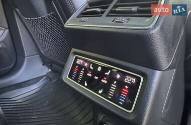 Внедорожник / Кроссовер Audi e-tron S 2022 в 