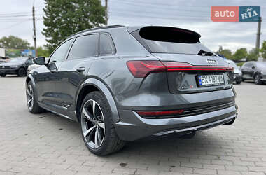 Внедорожник / Кроссовер Audi e-tron S 2020 в 