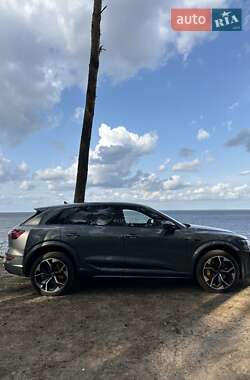 Внедорожник / Кроссовер Audi e-tron S 2021 в 