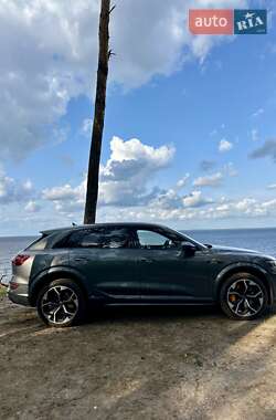 Внедорожник / Кроссовер Audi e-tron S 2021 в 