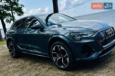 Внедорожник / Кроссовер Audi e-tron S 2021 в 