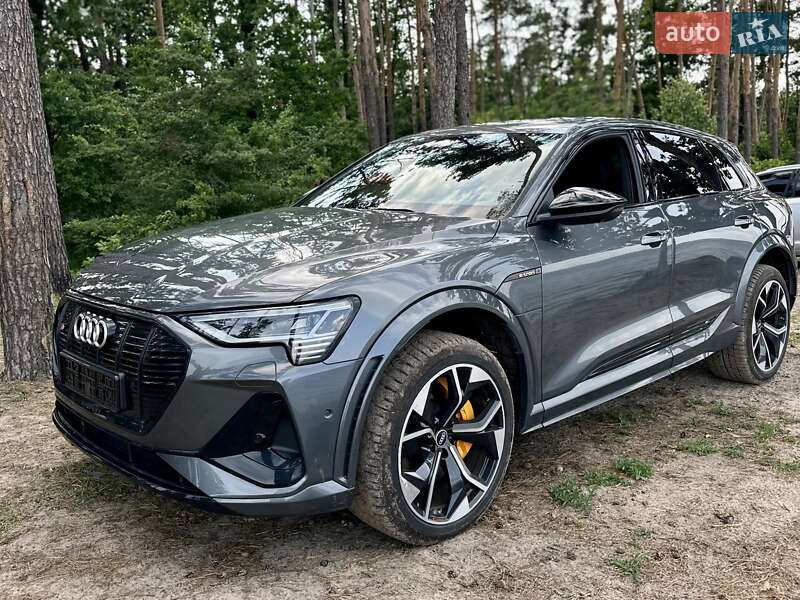 Внедорожник / Кроссовер Audi e-tron S 2021 в 