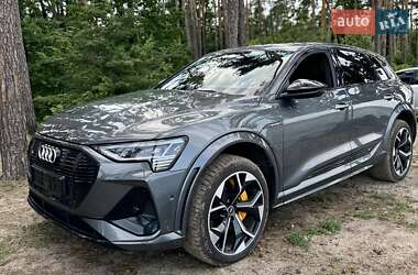 Внедорожник / Кроссовер Audi e-tron S 2021 в 