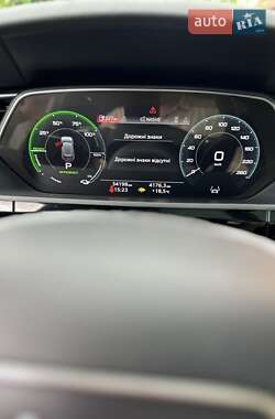 Внедорожник / Кроссовер Audi e-tron S 2021 в 