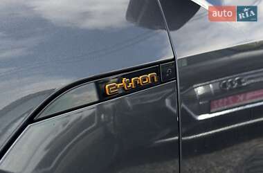 Внедорожник / Кроссовер Audi e-tron S 2021 в 