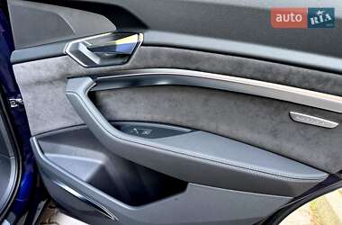 Внедорожник / Кроссовер Audi e-tron S 2020 в 