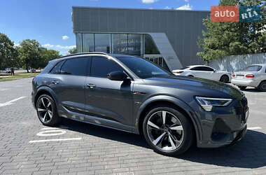 Внедорожник / Кроссовер Audi e-tron S 2023 в 