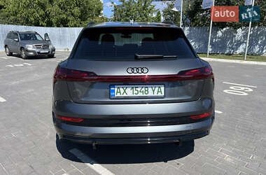 Внедорожник / Кроссовер Audi e-tron S 2023 в 