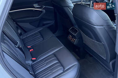 Внедорожник / Кроссовер Audi e-tron S 2022 в 