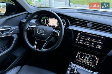 Внедорожник / Кроссовер Audi e-tron S 2022 в 