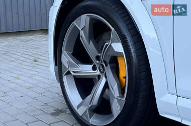 Внедорожник / Кроссовер Audi e-tron S 2022 в 