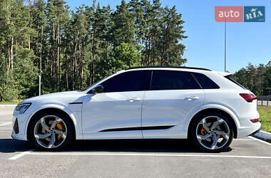 Внедорожник / Кроссовер Audi e-tron S 2022 в 