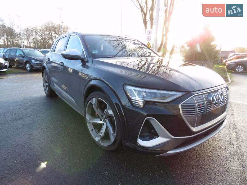 Позашляховик / Кросовер Audi e-tron S 2021 в Вінниці