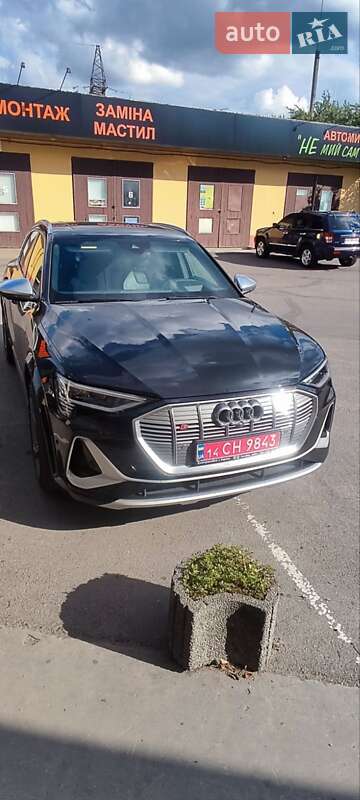 Позашляховик / Кросовер Audi e-tron S 2021 в Вінниці