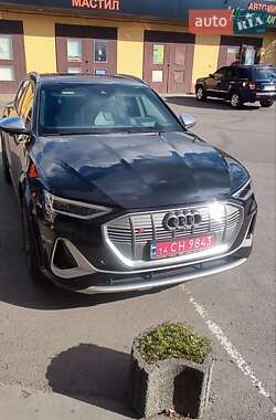 Позашляховик / Кросовер Audi e-tron S 2021 в  фото 15 Позашляховик / Кросовер Audi e-tron S 2021 в