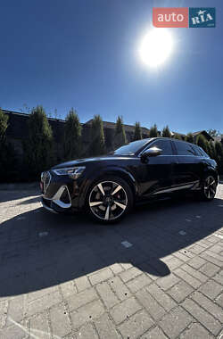 Внедорожник / Кроссовер Audi e-tron S 2021 в 