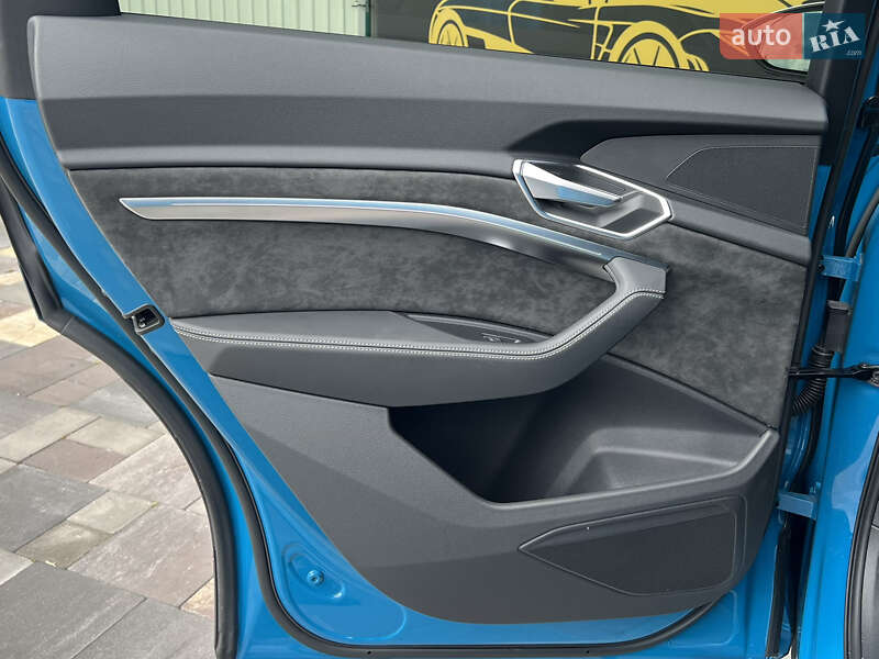 Внедорожник / Кроссовер Audi e-tron S 2021 в Киеве