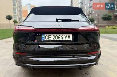 Позашляховик / Кросовер Audi e-tron S 2021 в 