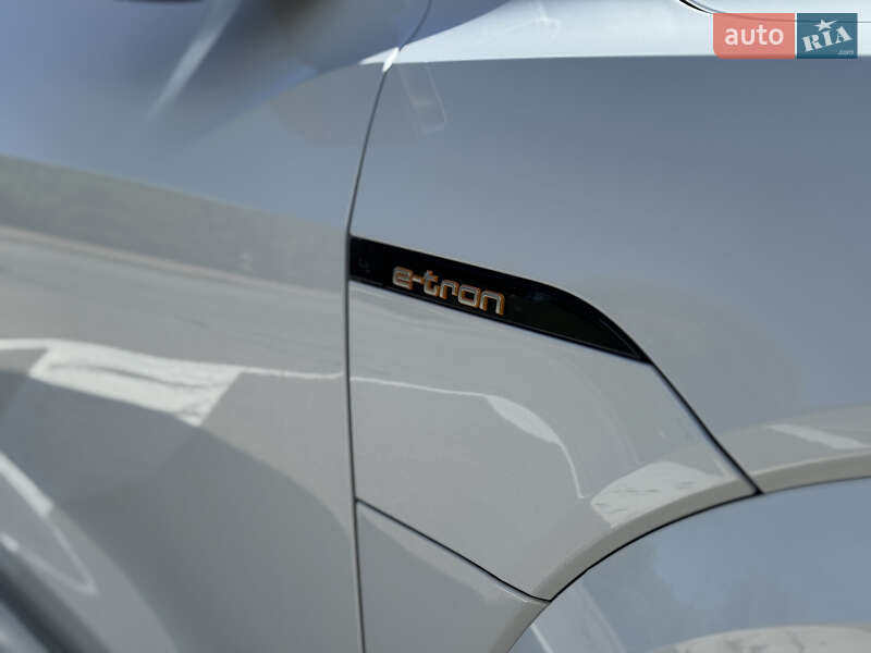 Позашляховик / Кросовер Audi e-tron S 2022 в Києві