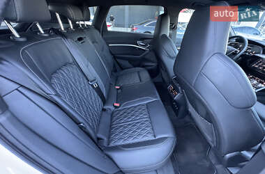 Позашляховик / Кросовер Audi e-tron S 2022 в 