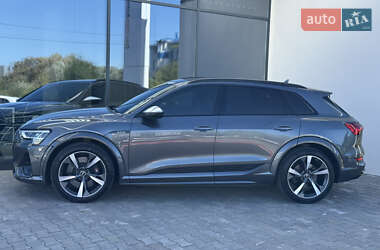 Позашляховик / Кросовер Audi e-tron S 2020 в 