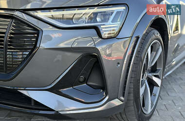 Позашляховик / Кросовер Audi e-tron S 2020 в 