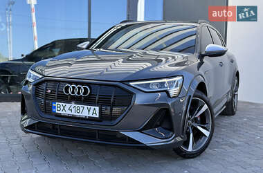 Позашляховик / Кросовер Audi e-tron S 2020 в 