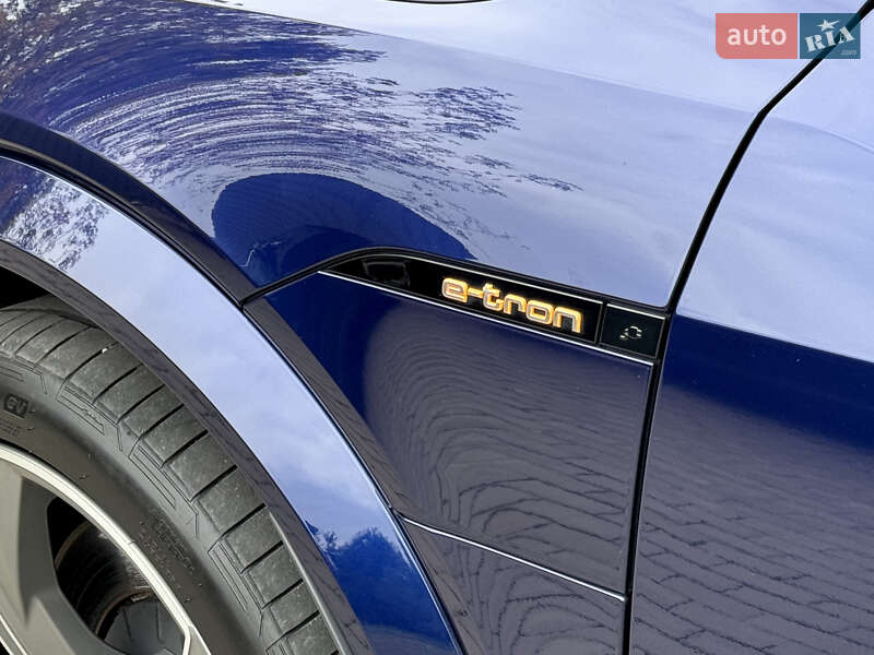 Позашляховик / Кросовер Audi e-tron S 2021 в Києві фото 30 Позашляховик / Кросовер Audi e-tron S 2021 в Києві