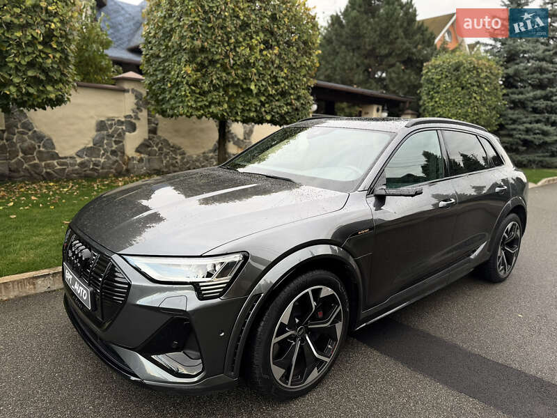 Позашляховик / Кросовер Audi e-tron S 2022 в Києві