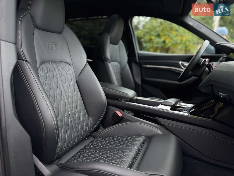 Позашляховик / Кросовер Audi e-tron S 2022 в Києві