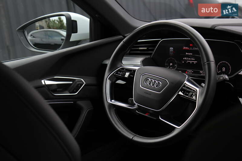 Позашляховик / Кросовер Audi e-tron S 2022 в Києві