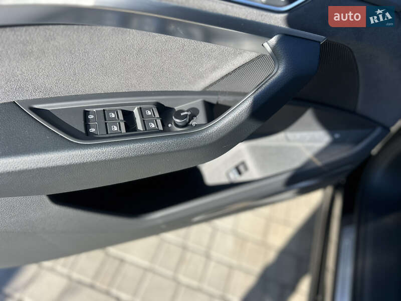 Внедорожник / Кроссовер Audi e-tron S 2022 в Одессе фото 37 Внедорожник / Кроссовер Audi e-tron S 2022 в Одессе