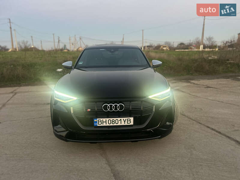 Внедорожник / Кроссовер Audi e-tron S 2022 в Одессе фото 42 Внедорожник / Кроссовер Audi e-tron S 2022 в Одессе