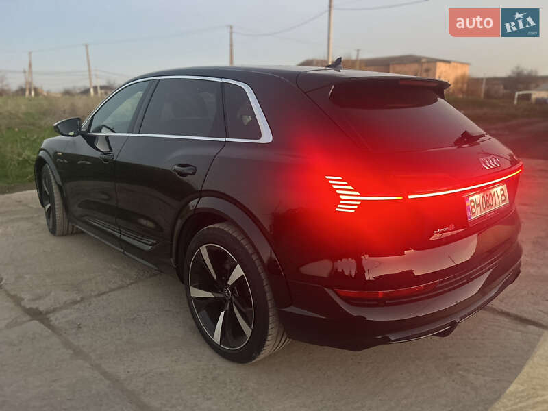 Внедорожник / Кроссовер Audi e-tron S 2022 в Одессе фото 62 Внедорожник / Кроссовер Audi e-tron S 2022 в Одессе