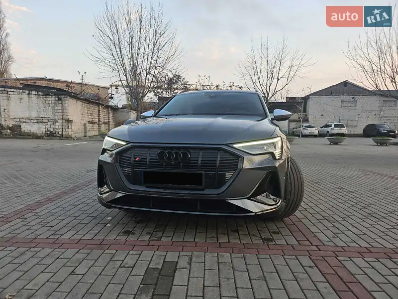 Audi e-tron S 2021